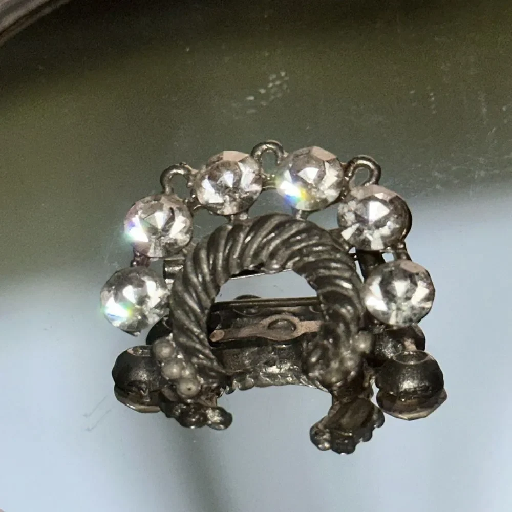 Vintage Silver Tone‎ & Rhinestones Horseshoe Shaped Brooch